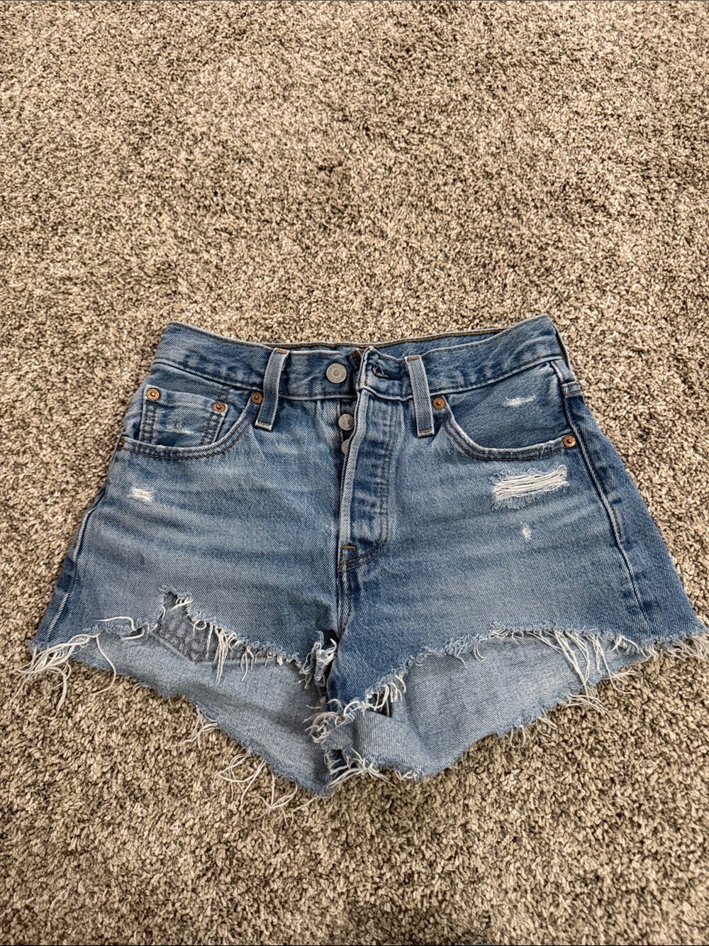 Levi’s Women's High-Rise Distressed Denim Shorts size 25